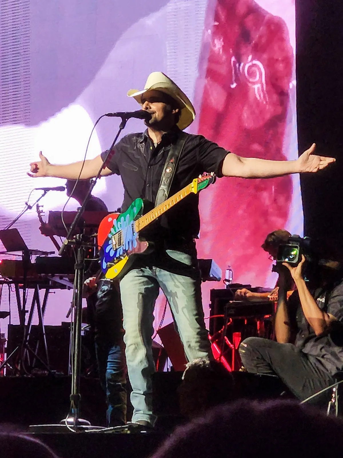 Brad Paisley performing live