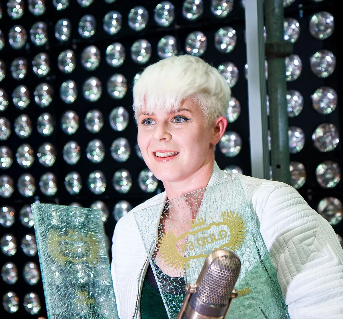 Robyn performing live