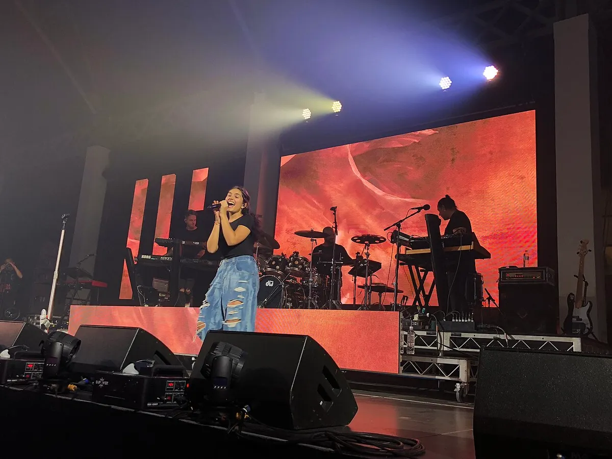Alessia Cara performing