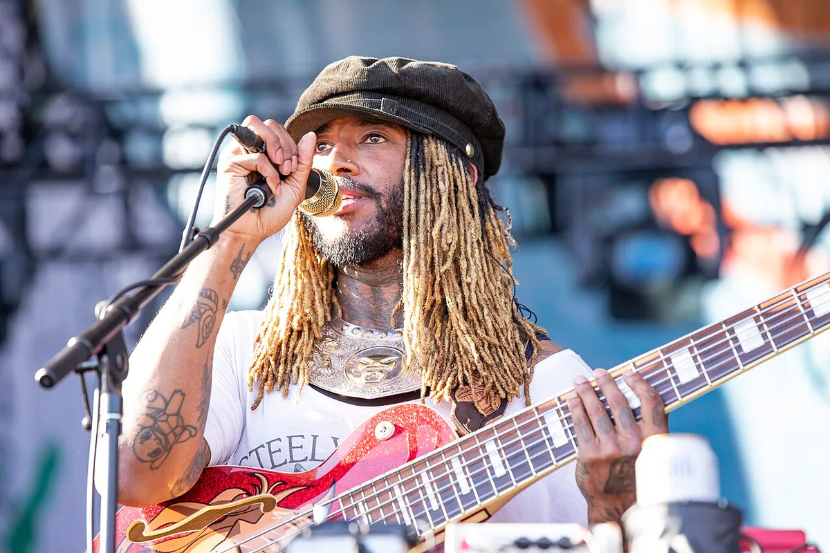 Thundercat performing live