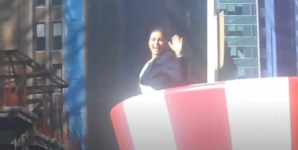 Olivia Culpo at 2012 Macy's Thanksgiving Day Parade