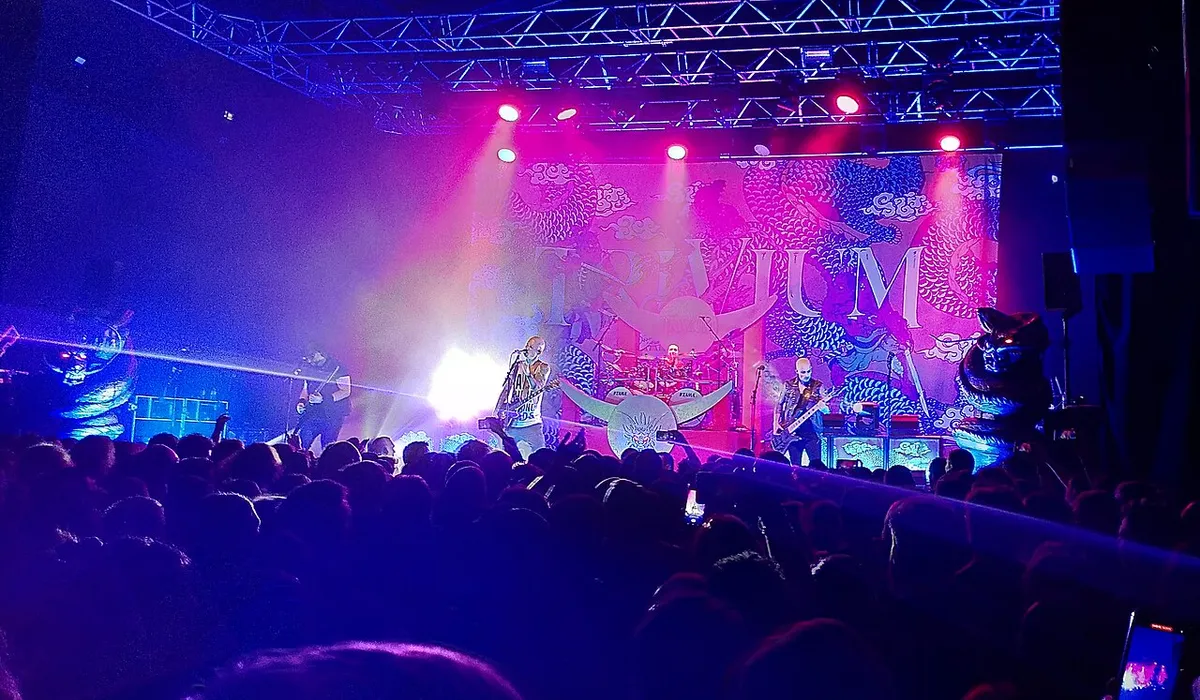 Trivium performing live